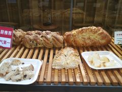 -焙丽拾光(麦凯乐直营店)