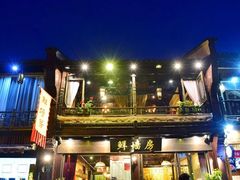 -吴山路夜市