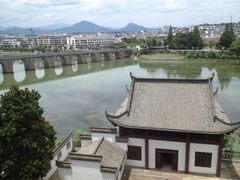 临江包厢景色-披云山庄