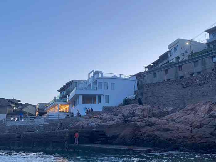 漫屿海景餐厅(东极岛店)-"原计划在东福山岛玩完回庙子湖岛,青浜岛也.