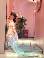 -盘子女人坊古装写真摄影(厦门总店)
