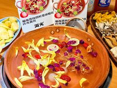 -洱火云南酸菜牛肉火锅(石景山当代商城店)