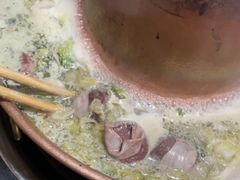 -果松木炭酸菜铜火锅·外婆参鸡汤