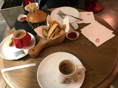 -HIGH FIVE哈福手工汉堡(桂林路店)