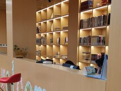 -漕河泾街道图书馆(漕河泾社区文化活动中心店)