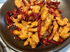 -阿瓦山寨·湘菜现炒·剁椒鱼头王(咸阳总店)