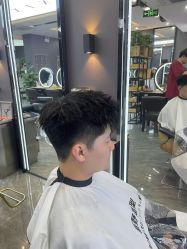 -藤野造型烫染·漂发