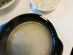 -在蒙自过桥米线