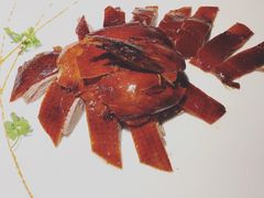 鱼子酱片皮鸭-客家山