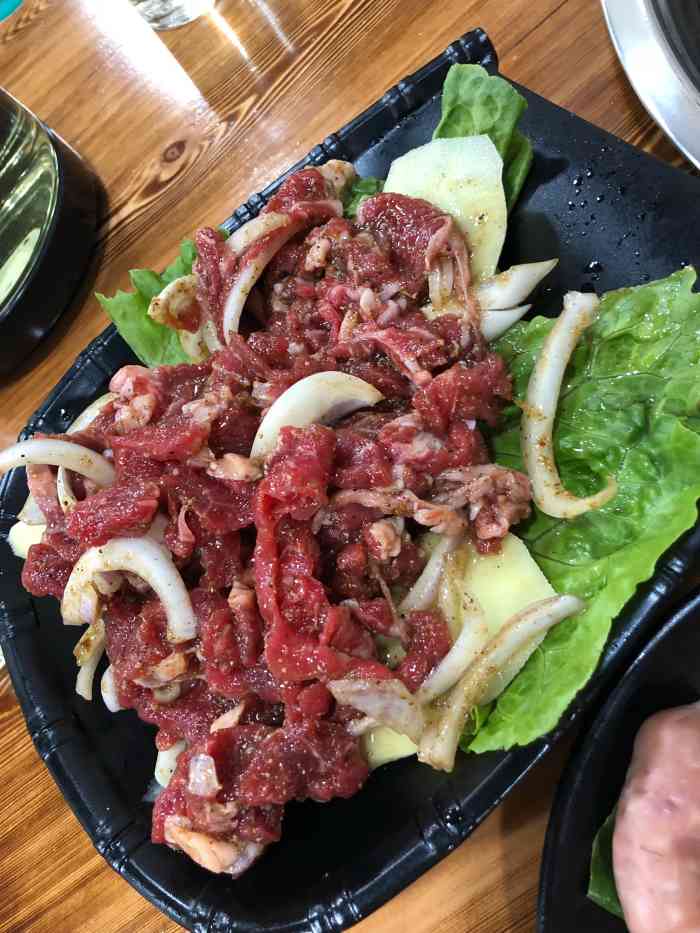 一头牛烤肉-"今天跟闺蜜去吃,牛肉烤起来比较好吃,让我.