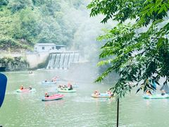 -仙人谷漂流景区