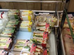-85度C(生甜甜圈研究工坊·上海平凉店)