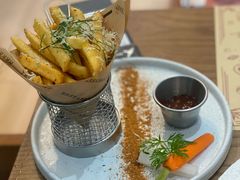 -Mark&Mars Restaurant