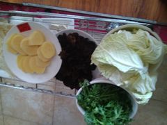 -歪小孩山野鲜货火锅店(银河名座店)