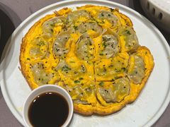 鲜虾饼拼油煎馄饨-和记小菜(大宁店)
