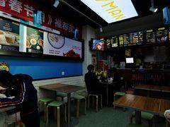 大堂-碗主炭烧米线(交大二村店)