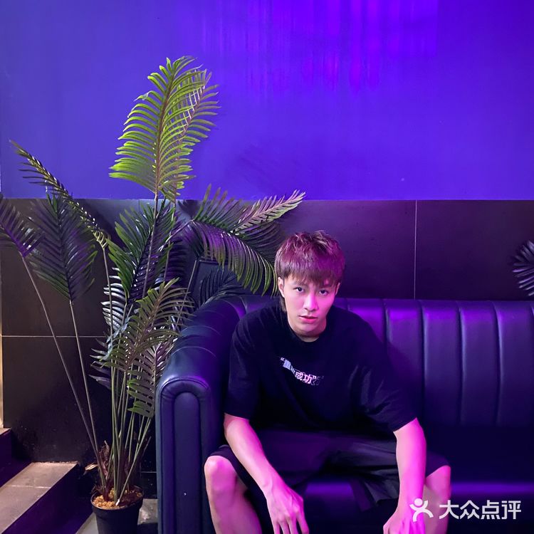 发个以前的探店，一个宝藏酒吧餐厅 服务就有前台小姐姐