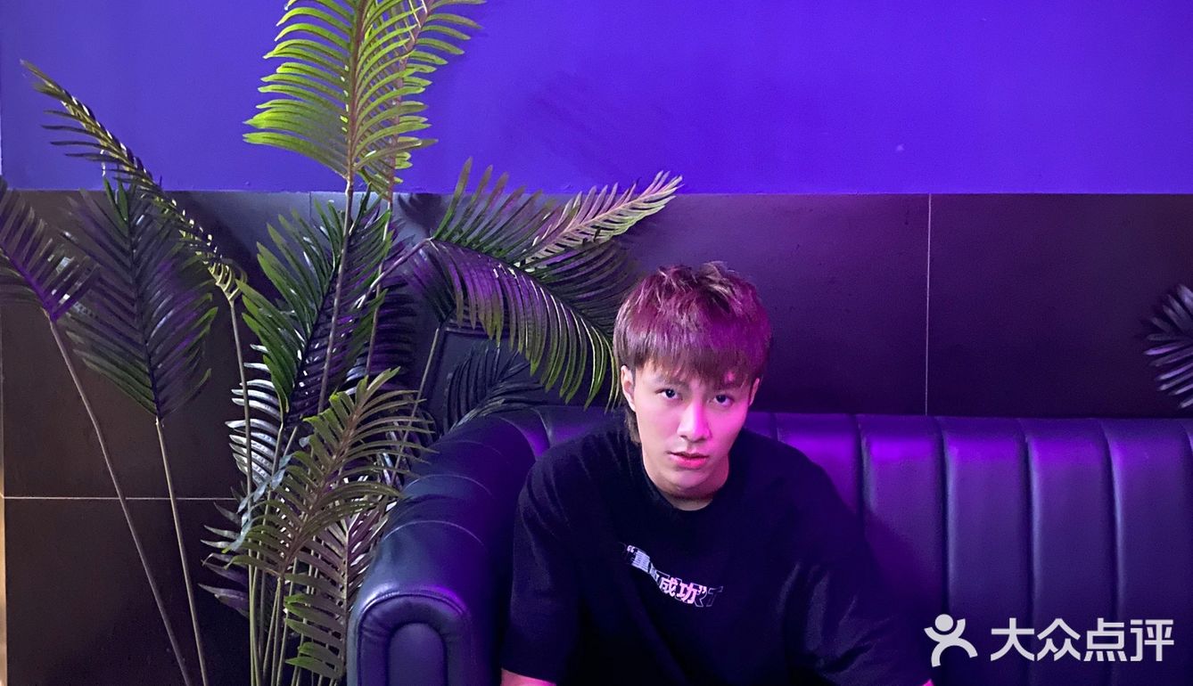 发个以前的探店，一个宝藏酒吧餐厅 服务就有前台小姐姐