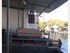 -Lake Shore Hotel & Restaurant