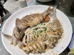 -梓檚中餐厅湖北菜小龙虾武昌鱼排骨藕汤(黄鹤楼店)