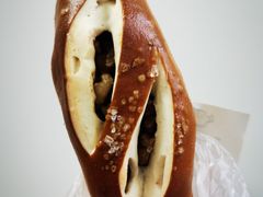 核桃红豆碱水-Dough&Joe团憩(瑞虹天地月亮湾店)