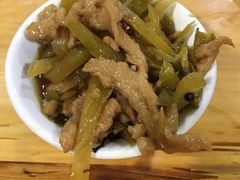 小份酸菜肉丝-越洋肖氏老米线(杨家坪店)