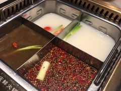 -巴渝瓦肆重庆鲜火锅(宝龙环湖店)