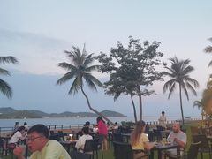 -JW万豪厨房餐厅·滨海草坪烧烤·海鲜·海景(三亚绿发山海天JW万豪酒店)
