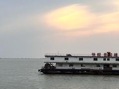-巴陵广场
