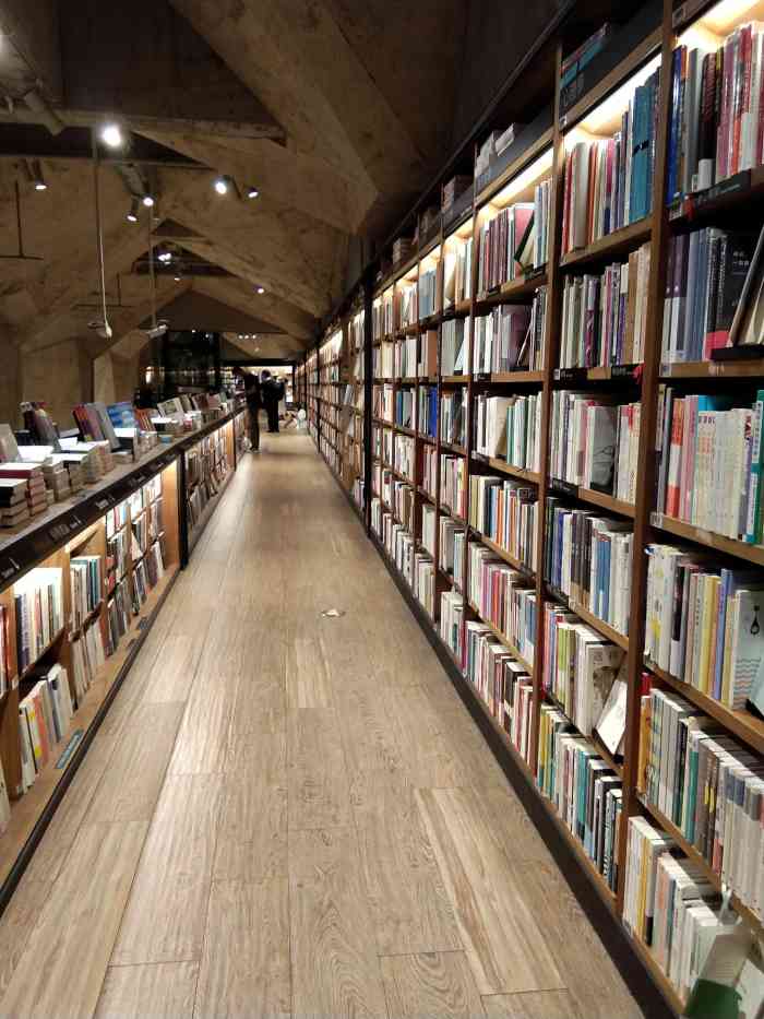 方所(成都远洋太古里店)-"这是成都我认为顶级的开放式书店,书店的创.