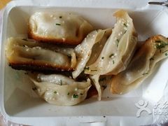 -小姜锅贴(凤凰街店)
