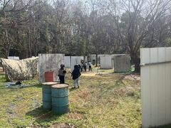 -东湖小天池真人CS彩弹野战基地