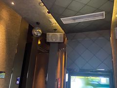 -K+全国连锁KTV(绿地缤纷天地店)