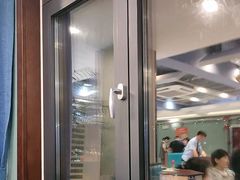 -小红鲸·海鲜餐厅(轸大路店)