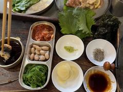 -围炉肉舍•炭烤活鳗•丹东海鲜烤肉(步行街店)