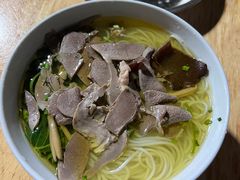 生包三鲜米线-越洋肖氏老米线(杨家坪店)