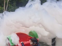 -腾冲洞山温泉村