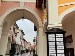 -佛罗伦萨小镇广佛名品奥特莱斯(疏港路店)