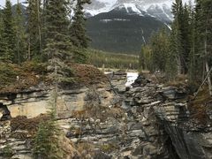 -阿萨巴斯卡瀑布观景点