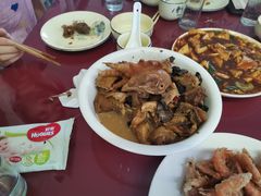 炖鸡-北京龙庆四季香农家饭庄·灶台鱼·碳烤虹鳟鱼(龙庆峡店)