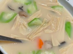 浓汤煮鲜腐竹-汤城小厨•粤菜•靓汤(苏州街店)