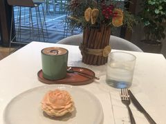 -潮一不贰·法式甜品·生日蛋糕·西式简餐(外滩店)