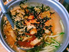 泡菜汤-Myth猪蹄(明洞店)