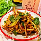 啤酒一元一瓶，饮料免费自助！晚上开门一直到早上