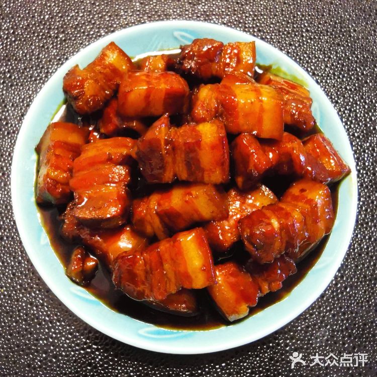 酥烂形不碎，香糯不腻口的红烧肉