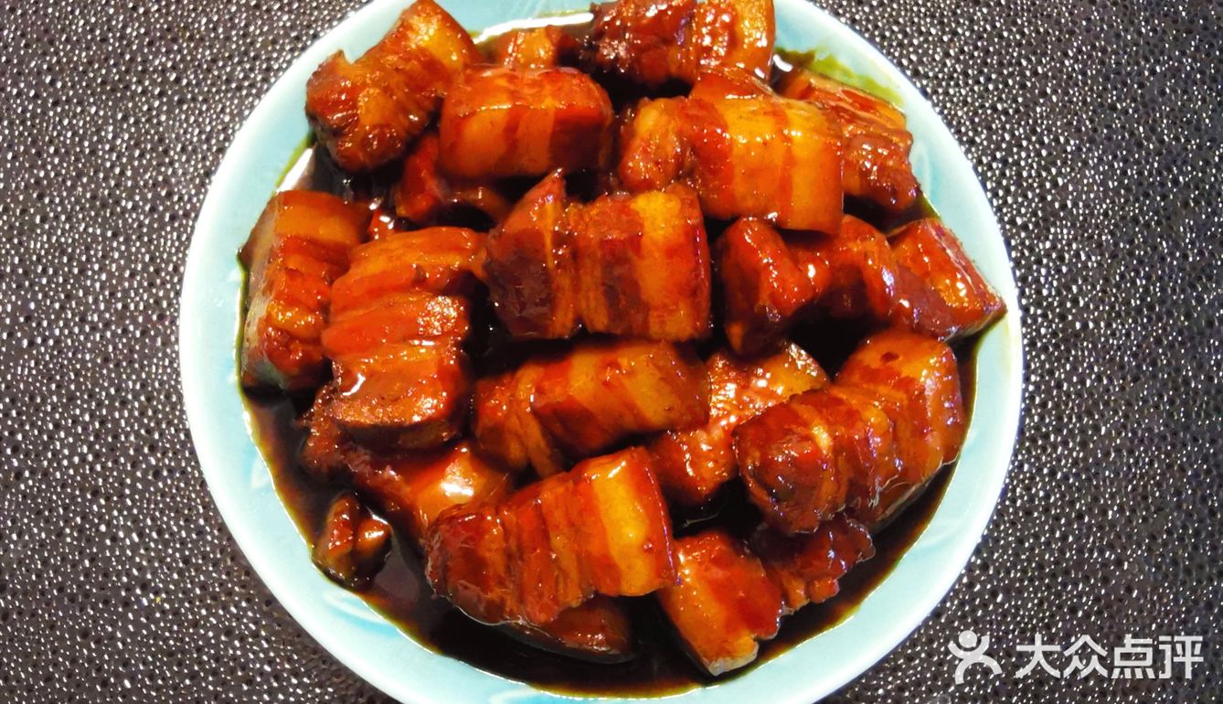 酥烂形不碎，香糯不腻口的红烧肉
