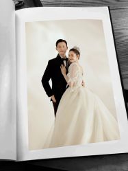 -现代经典婚纱摄影