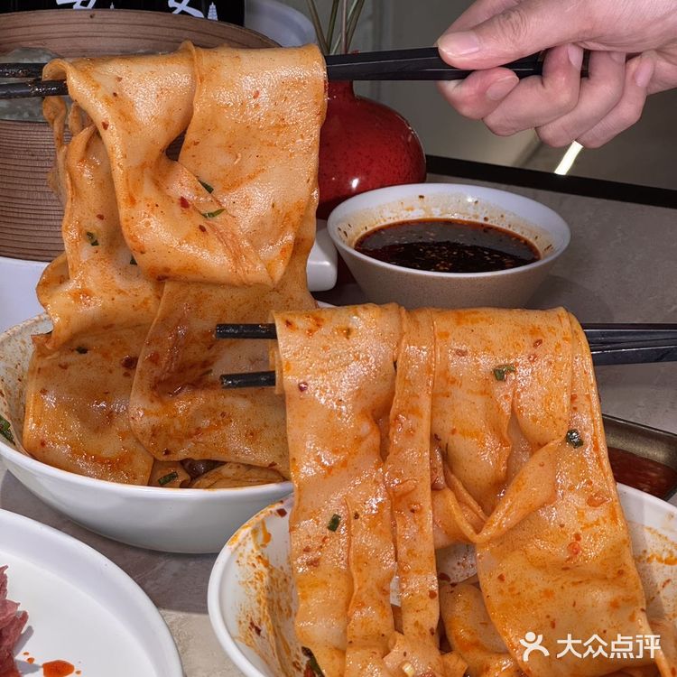 🌟一口穿越千年！在西安钟楼边博物馆 吃陕菜