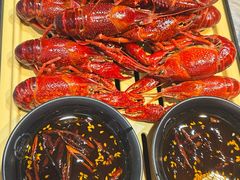 -肥肥虾庄·金牌油焖大虾(汉口城市广场店)
