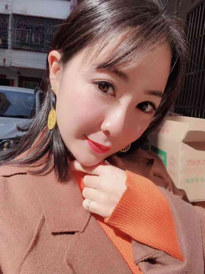 打分 大家小心这个女人了 说自己是佛门弟子 卖的一些假东西 还以佛门